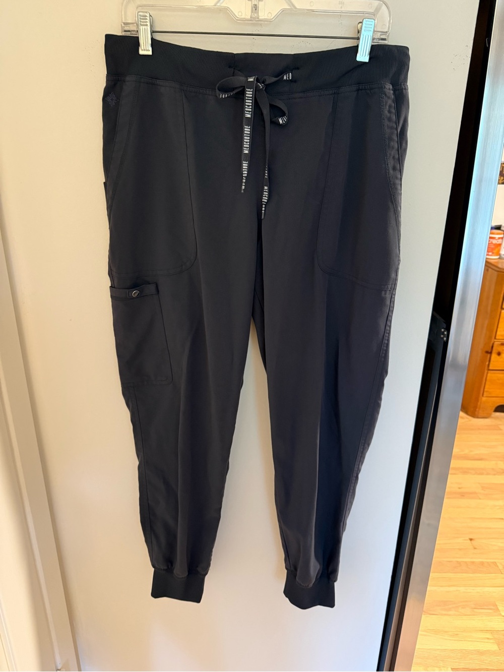Med Couture Black Women's Jogger Sweatpants with Cargo Pocket